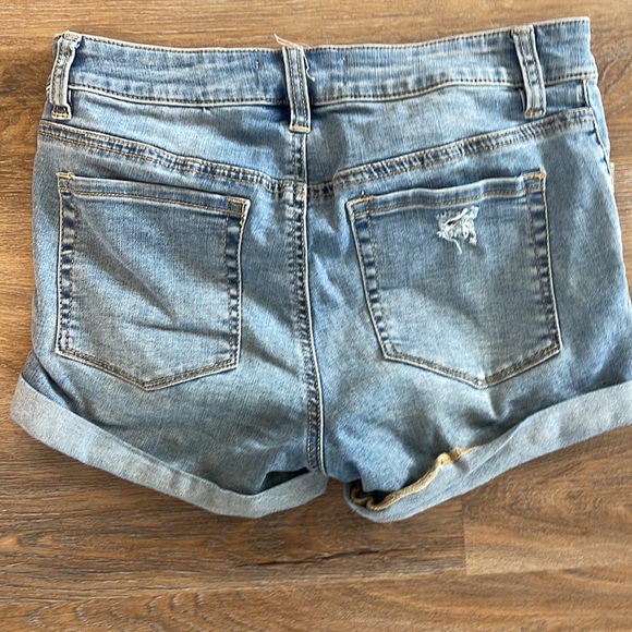 Light wash jean shorts with holes from PacSun - Picture 2 of 4